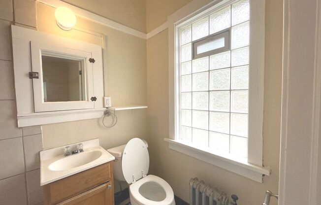Studio, 1 bath, $850, Unit 1
