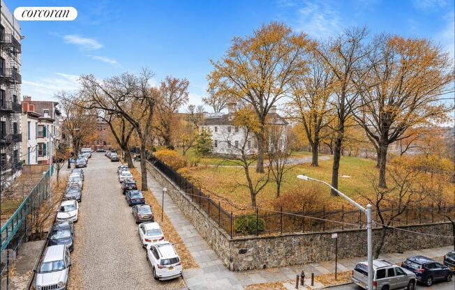 422 W 160 ST