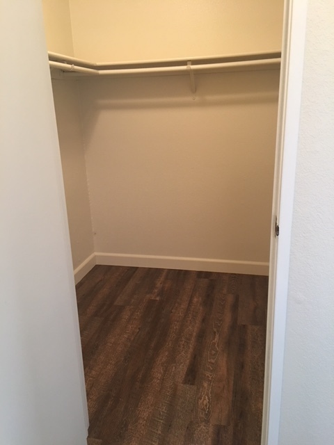 Studio, 1 bath, 600 sqft, $1,060, Unit 204