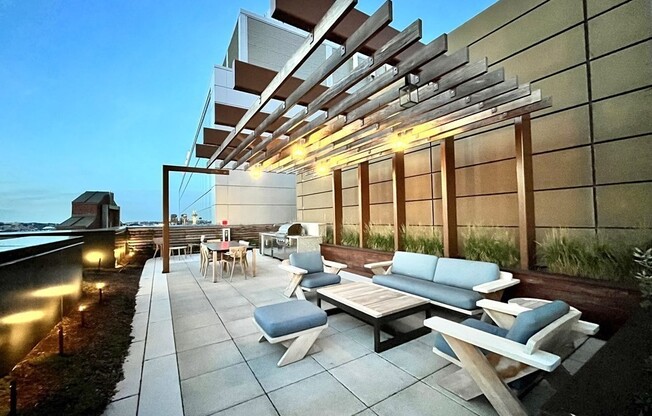 100 Lovejoy Wharf