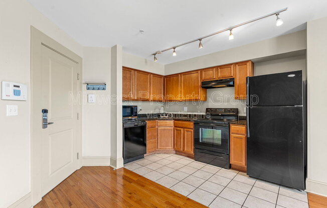 1 bed, 1 bath, 550 sqft, $950, Unit 115