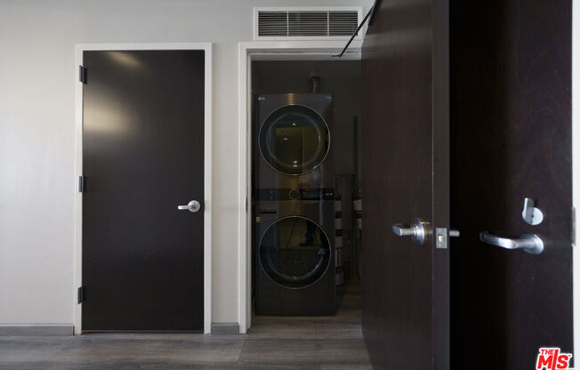 1 bed, 1 bath, 947 sqft, $3,300, Unit 1314