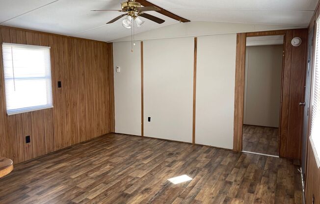 2 BED 1 BATH MOBILE HOME IN CANDOR $800 RENT $800 DEPOSIT