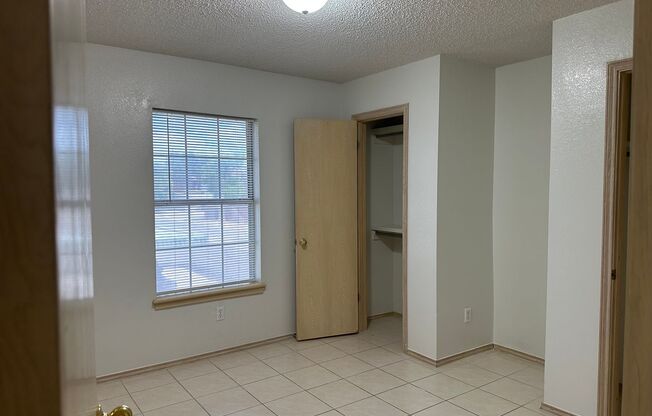 2 beds, 2 baths, 1,006 sqft, $875, Unit 53