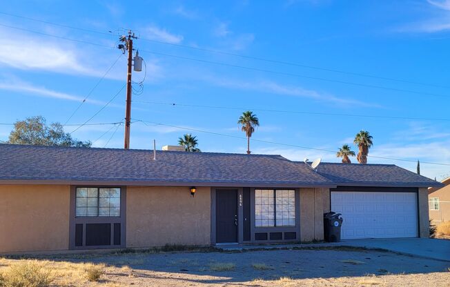 You will love this 2 bedroom 1.5 bath in 29 Palms  Close to Marine Base