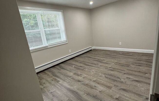 2 beds, 1 bath, 680 sqft, $2,500, Unit 15-31