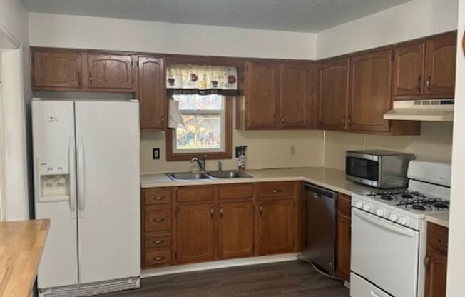 3 beds, 2 baths, $1,900