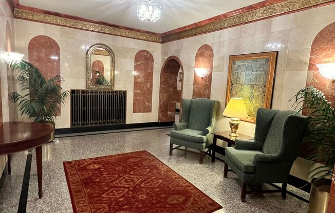 Studio, 1 bath, 425 sqft, $1,575, Unit 429-106