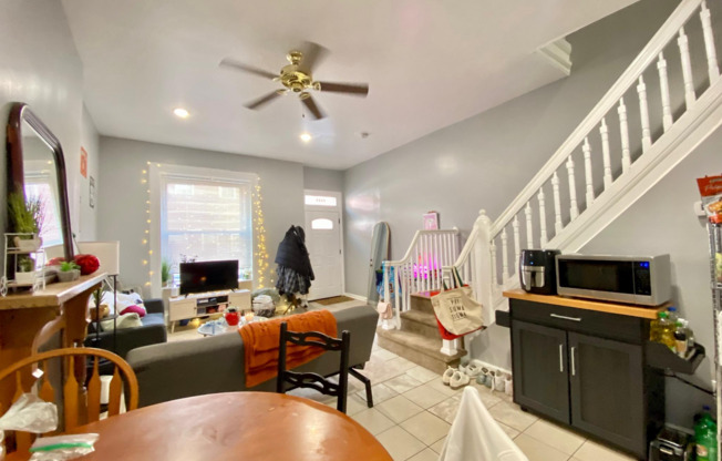 AVAILABLE 08/24! Close to Temple University, spacious 5 bed house 1 min away from campus!