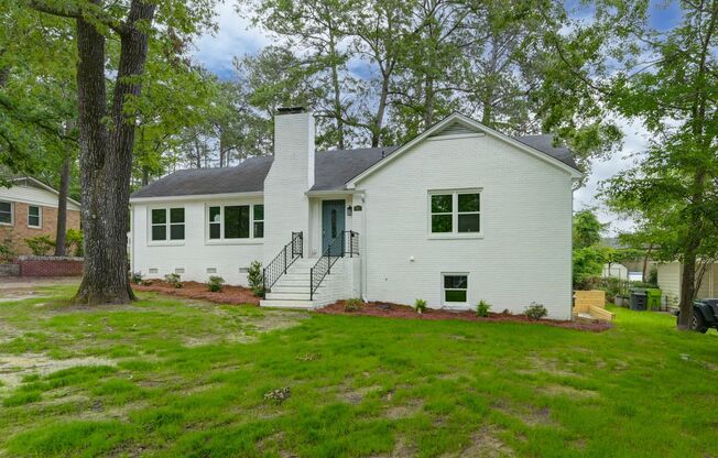 BEAUTIFUL RENOVATED HOME IN FOREST LAKE ESTATES