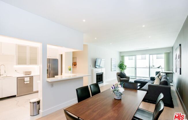 2 beds, 2 baths, 1,389 sqft, $7,000, Unit 107