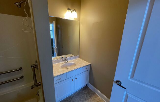 1 bed, 1 bath, 588 sqft, $1,125, Unit Apt 304