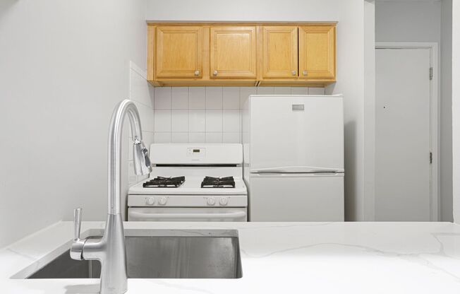 Studio, 1 bath, 275 sqft, $1,350, Unit 238
