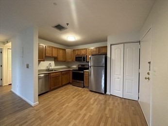 2 beds, 2 baths, 782 sqft, $2,600, Unit G201