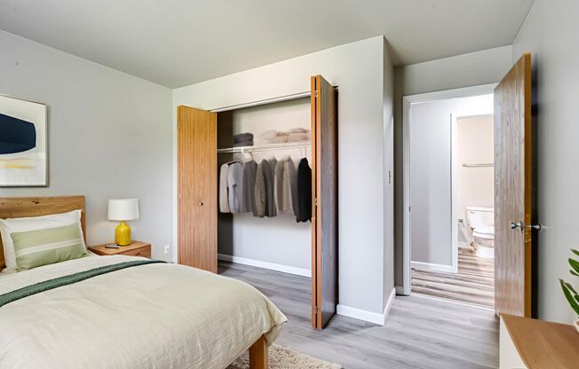 2 beds, 1 bath, 825 sqft, $899, Unit 1750 - 5