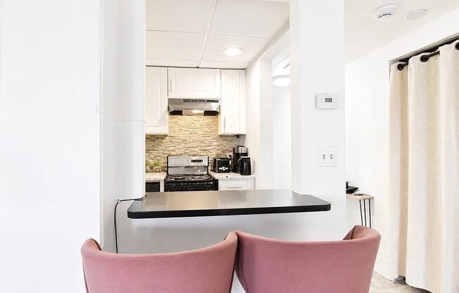 1 bed, 1 bath, 568 sqft, $2,950, Unit 33