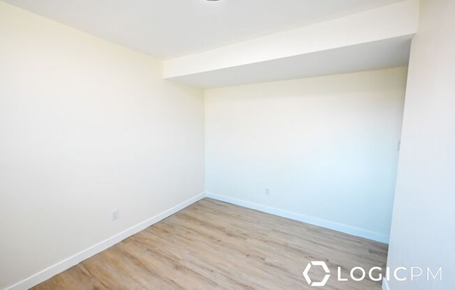 2 beds, 1 bath, 950 sqft, $1,200