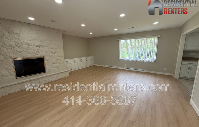 205 N 165 ST