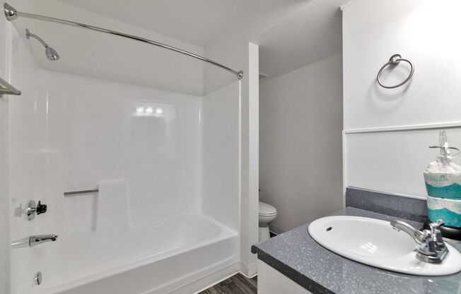1 bed, 1 bath, 560 sqft, $1,299, Unit 2111