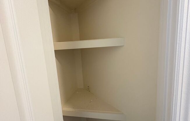 2 beds, 1 bath, $1,150, Unit 2605B