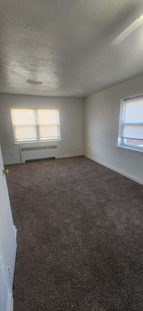 1 bed, 1 bath, 750 sqft, $1,325, Unit B-05