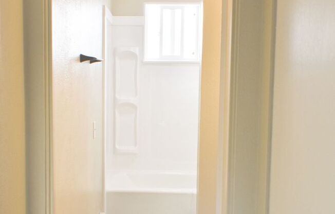 2 beds, 1 bath, 775 sqft, $1,395, Unit 445-28