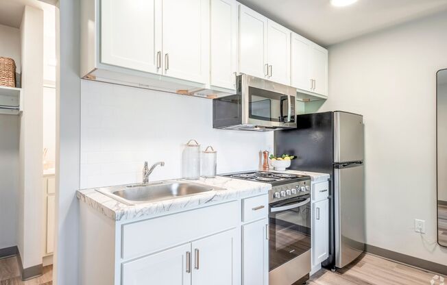 Studio, 1 bath, 277 sqft, $985, Unit 235