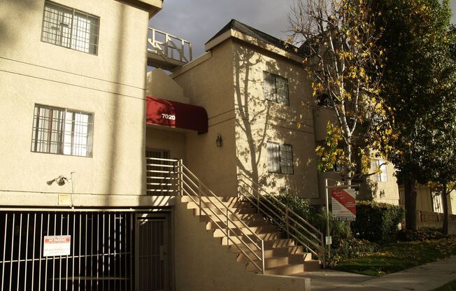 2 beds, 2 baths, $2,095, Unit 107