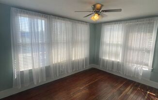 1 bed, 1 bath, $1,700, Unit 32 E 106