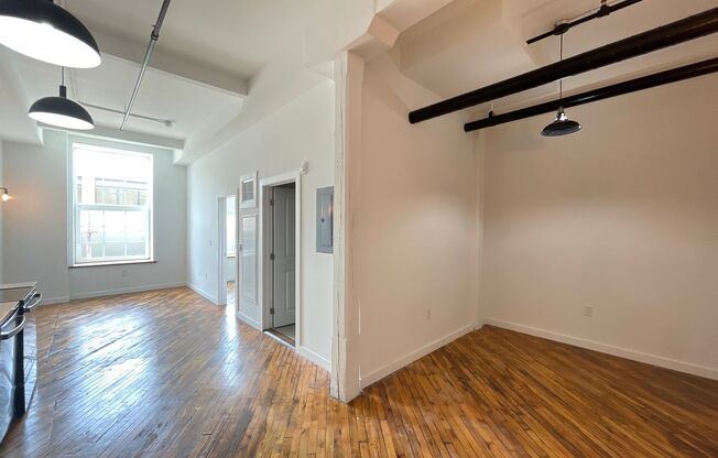 1 bed, 1 bath, 600 sqft, $1,425, Unit Unit 214