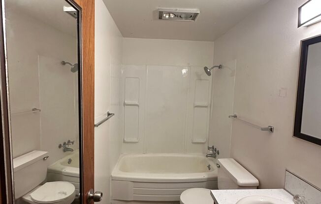 Holly St. - 401