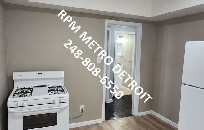 3 beds, 1 bath, $1,350, Unit (OM)