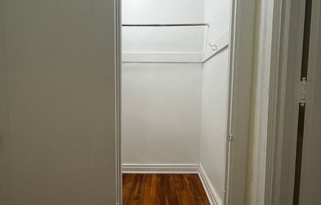 Studio, 1 bath, 294 sqft, $1,245, Unit New King Edward 2A4