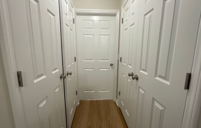 1 bed, 1 bath, 871 sqft, $1,400, Unit 2706-5 Pearl Remodel