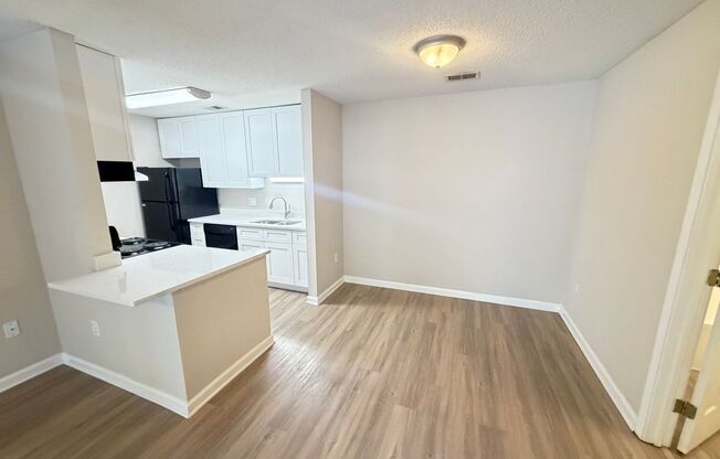 1 bed, 1 bath, 779 sqft, $1,150, Unit 5130 R