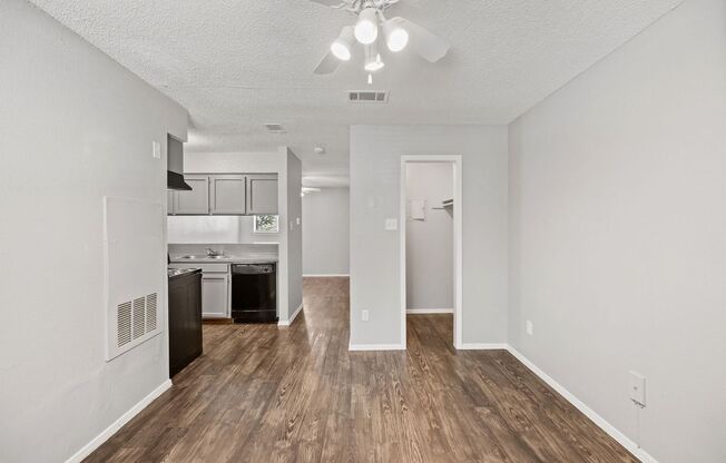 Studio, 1 bath, 500 sqft, $795, Unit 106