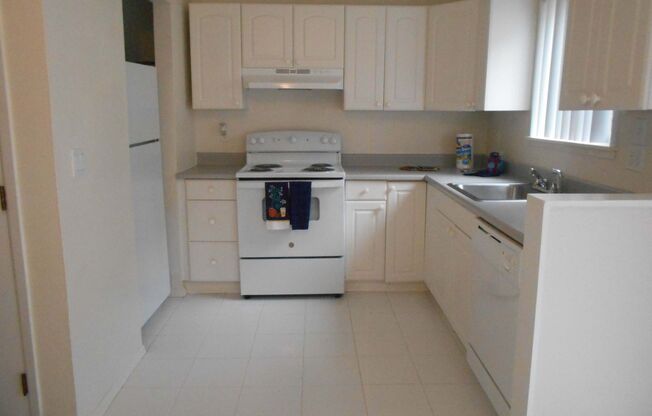 2 beds, 1 bath, 960 sqft, $1,395, Unit 109