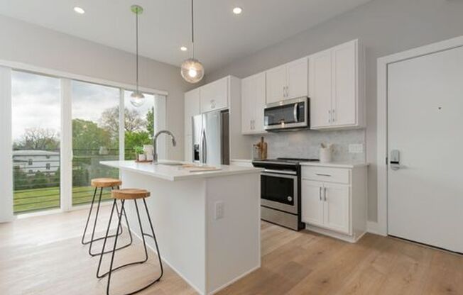 1 bed, 1 bath, $1,450, Unit 206