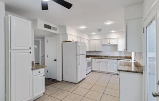 Remodeled 3/2 off Indian School & 43rd Ave