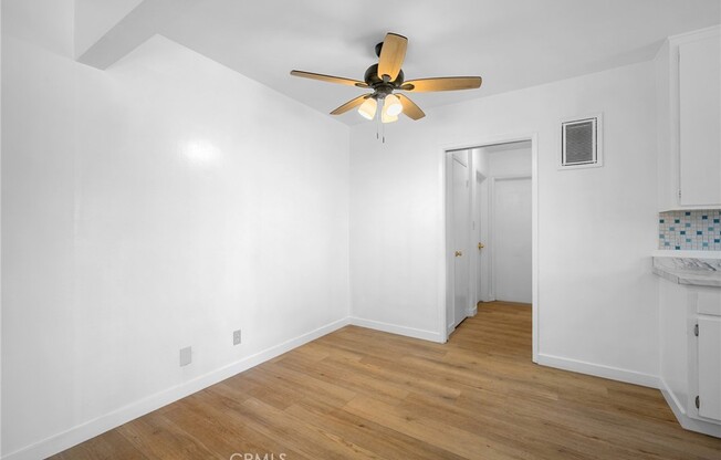 2 beds, 1 bath, 800 sqft, $1,900, Unit 7
