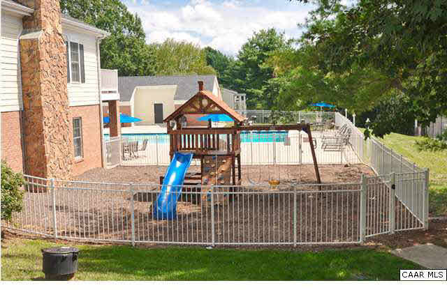 Three Bedroom Condo Available at the Villas of Southern Ridge!