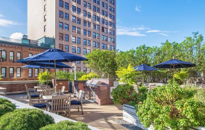 1 bed, 1 bath, 686 sqft, $6,400, Unit 18R