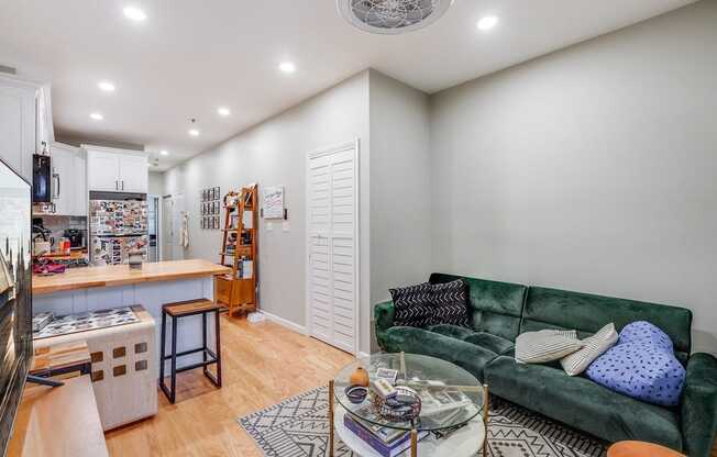 813 PARK AVE