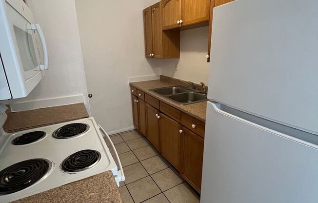 1 bed, 1 bath, $825, Unit Unit 101