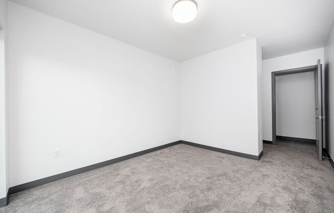 2 beds, 2 baths, 987 sqft, $1,775, Unit 708