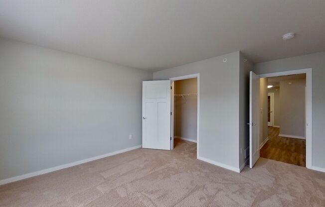 2 beds, 1 bath, $1,717, Unit 62