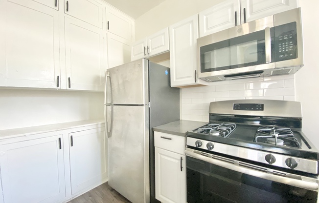 Studio, 1 bath, $1,395