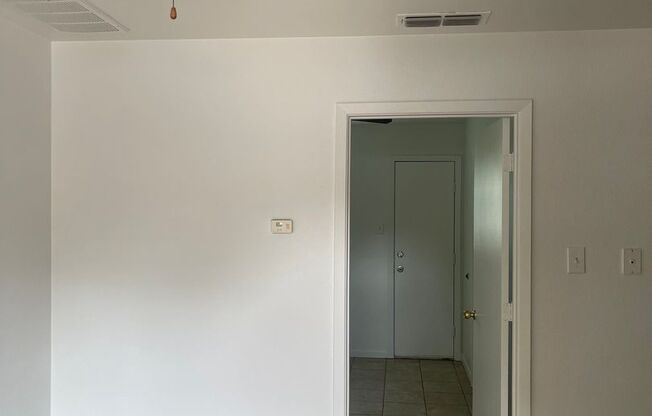 1 bed, 1 bath, 500 sqft, $899