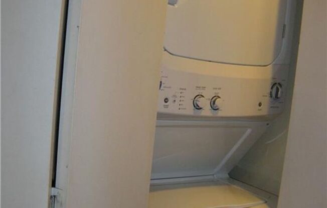 2 beds, 2.5 baths, $2,000