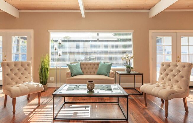 2 beds, 1 bath, 784 sqft, $2,250, Unit C26